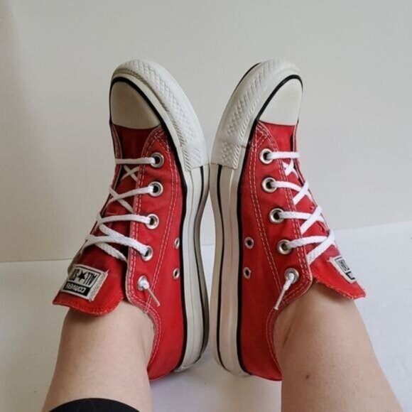 Converse Red Chuck Taylor All Stars Low Tops SNEAKERS SHOES Woman's WOMEN'S 6 - Picture 3 of 12